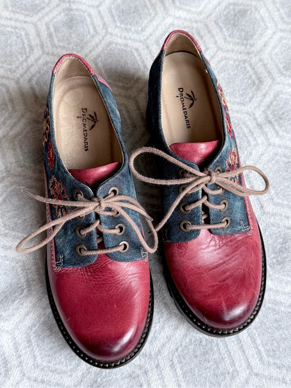 Dromedaris Kiara Whimsy Flowers Oxford Womens EU 38 Red Blue Embroidered - Picture 3 of 13
